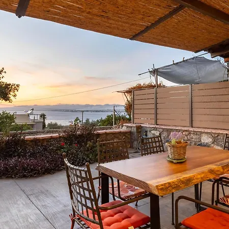 בית נופש Paradise Nest - A Blissful Hideout ורגה קלמטה